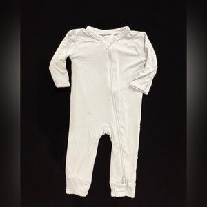 Kyte Baby Zippered Romper in Storm, Size NB
